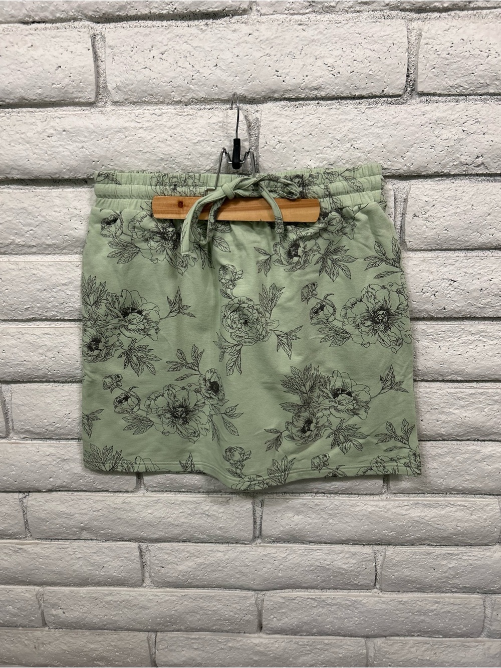 North River Outfitters Floral Skirt Sage Green Drawstring Medium NWT